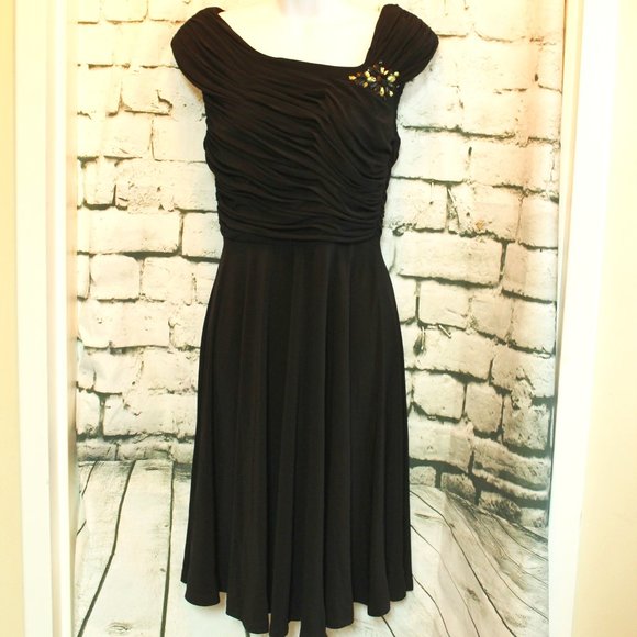 EUC! Beautiful Dress Barn, swirled bodice with jeweled embellishment, sz 6 - Picture 1 of 8